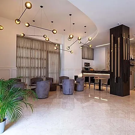 Diamond Hotel 3*