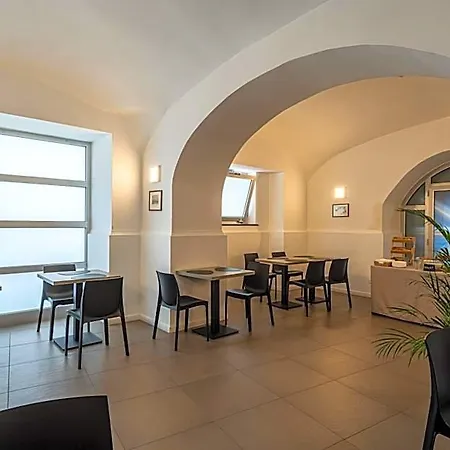 Diamond Napoli